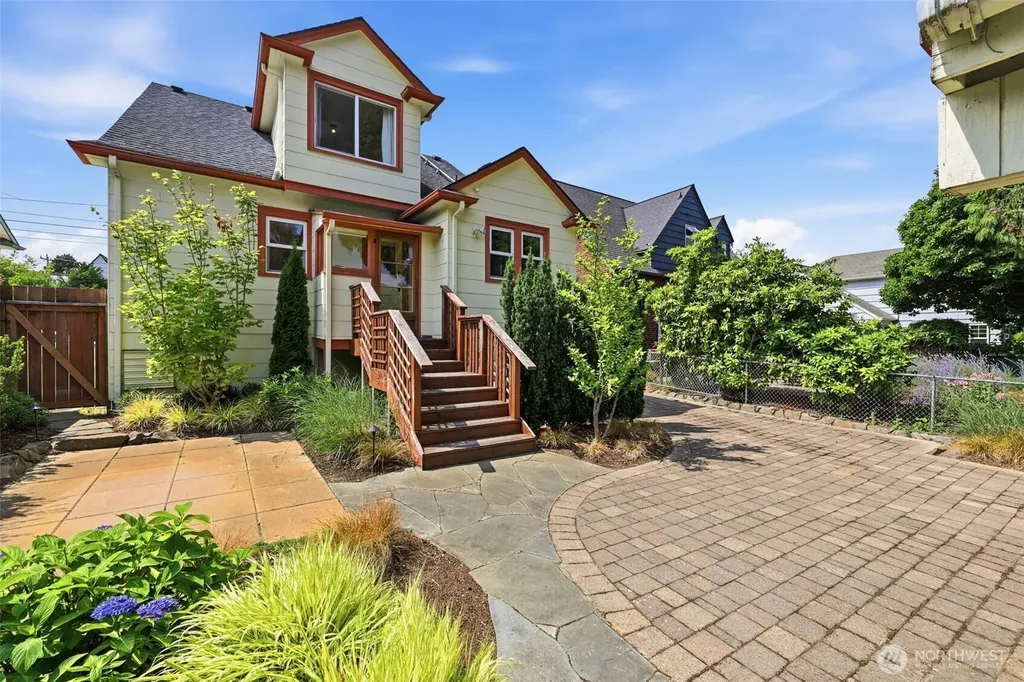 2316 41st Avenue SW Seattle WA 98116