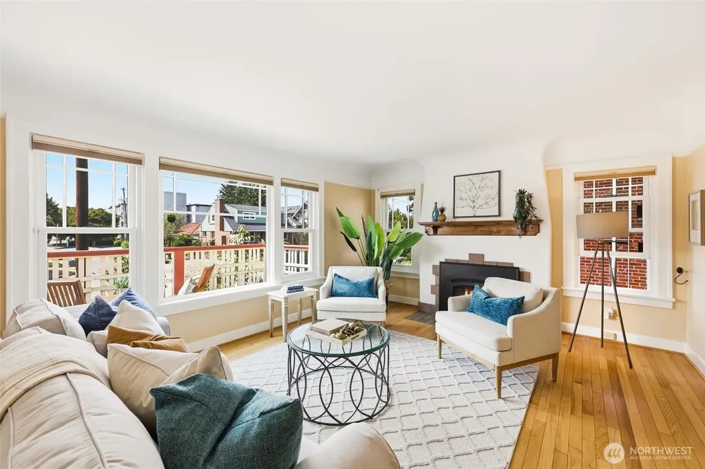 2316 41st Avenue SW Seattle WA 98116