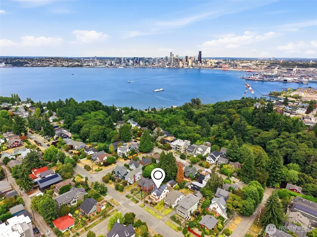 2316 41st Avenue SW Seattle WA 98116