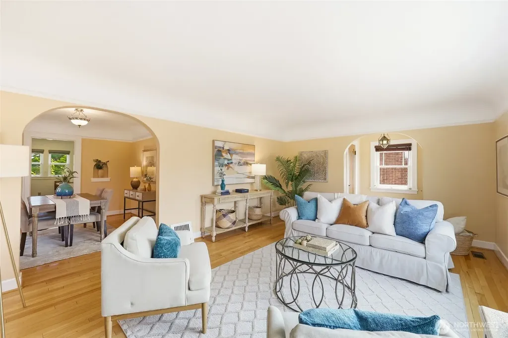 2316 41st Avenue SW Seattle WA 98116