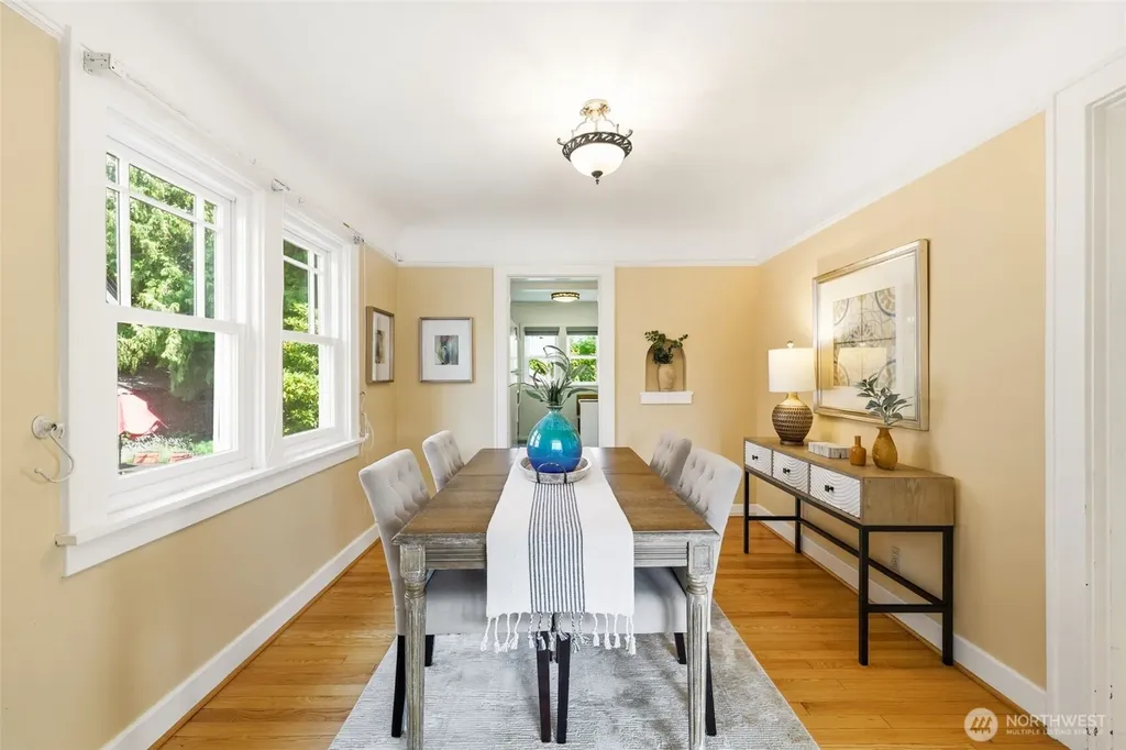 2316 41st Avenue SW Seattle WA 98116
