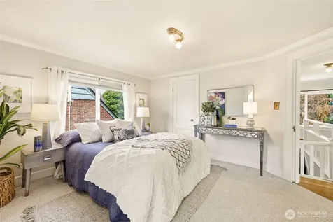 2316 41st Avenue SW Seattle WA 98116