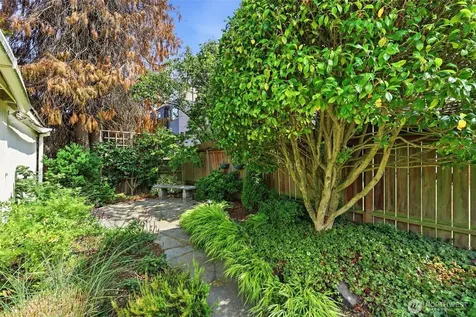 2316 41st Avenue SW Seattle WA 98116
