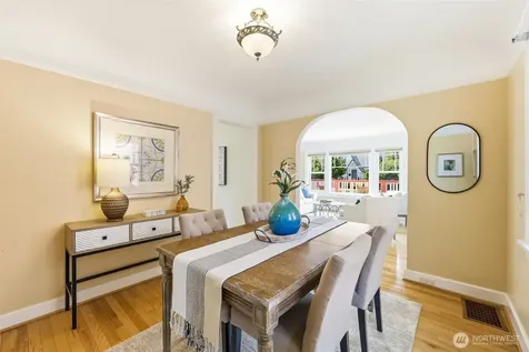 2316 41st Avenue SW Seattle WA 98116