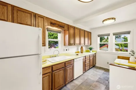 2316 41st Avenue SW Seattle WA 98116