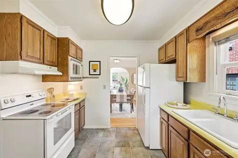 2316 41st Avenue SW Seattle WA 98116