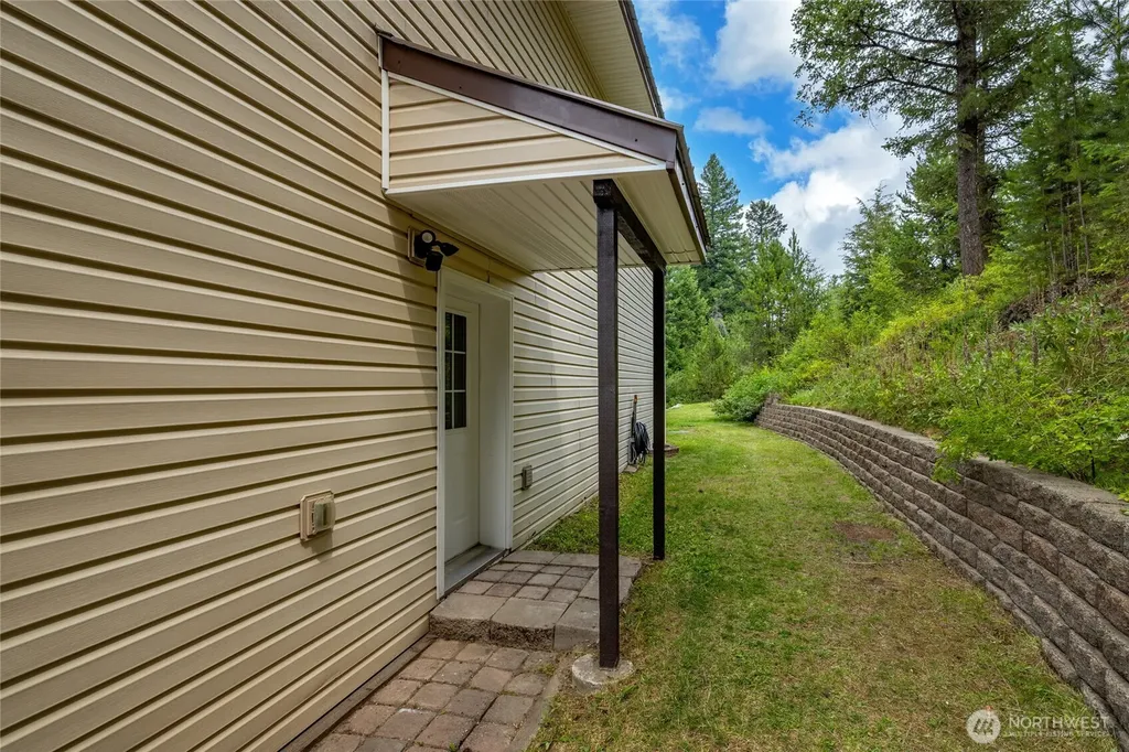652 Diamond Drive Newport WA 99156