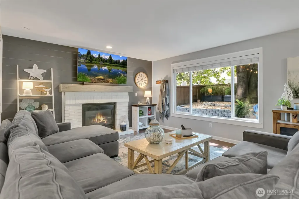 5620 Evergreen Loop SE Auburn WA 98092