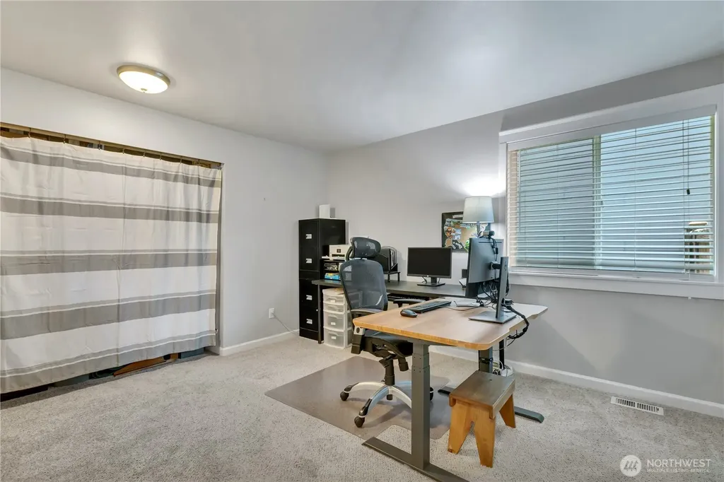 5620 Evergreen Loop SE Auburn WA 98092