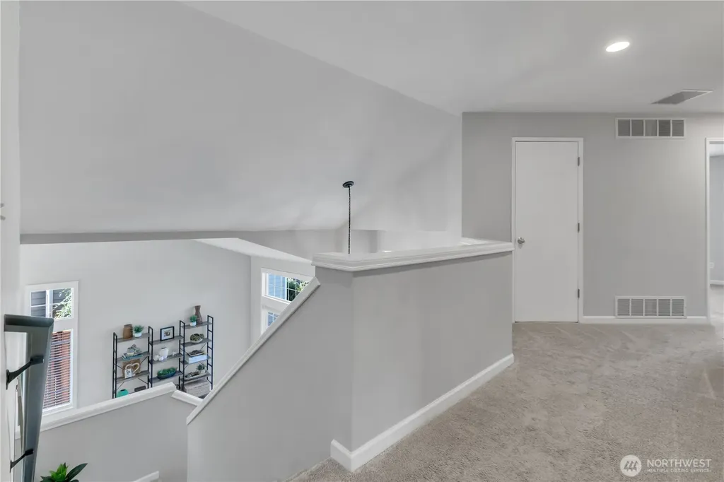 5620 Evergreen Loop SE Auburn WA 98092