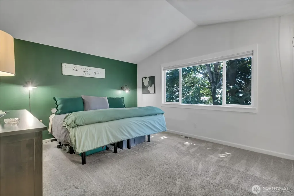 5620 Evergreen Loop SE Auburn WA 98092