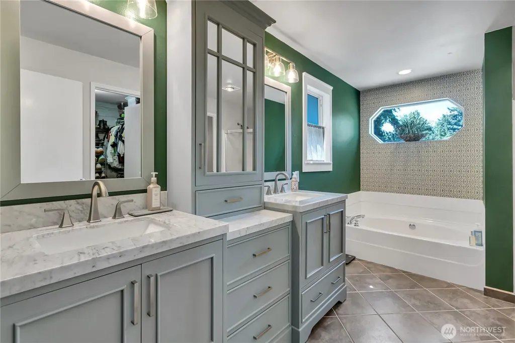 5620 Evergreen Loop SE Auburn WA 98092