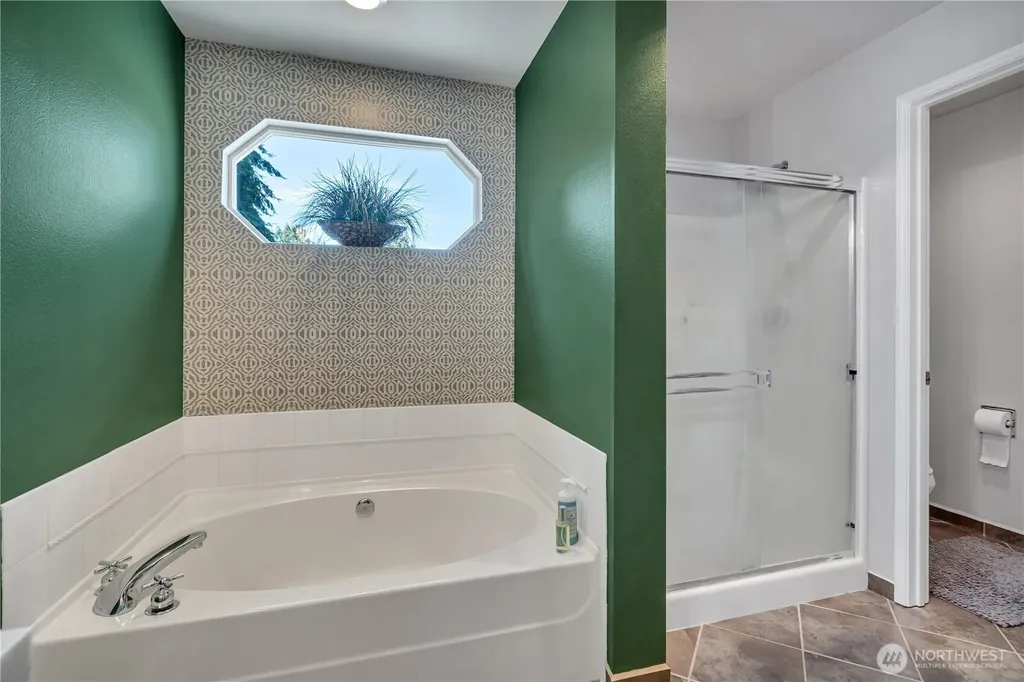 5620 Evergreen Loop SE Auburn WA 98092