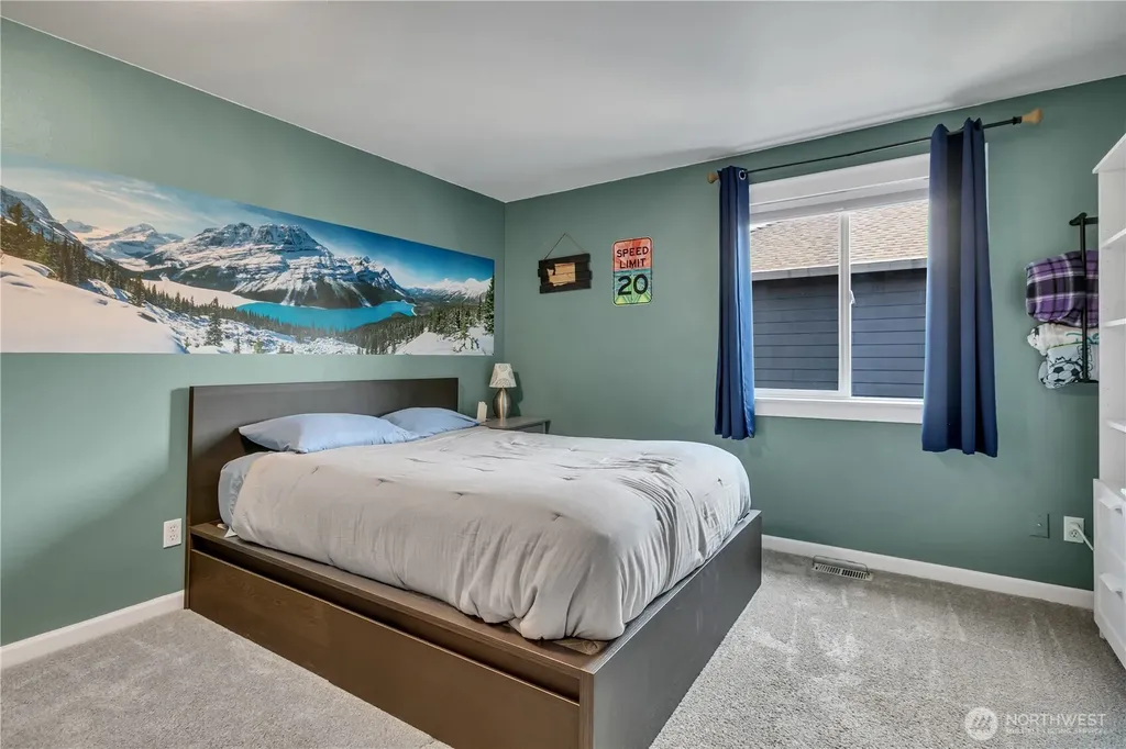 5620 Evergreen Loop SE Auburn WA 98092