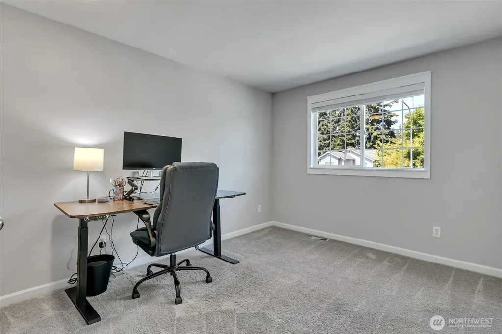 5620 Evergreen Loop SE Auburn WA 98092