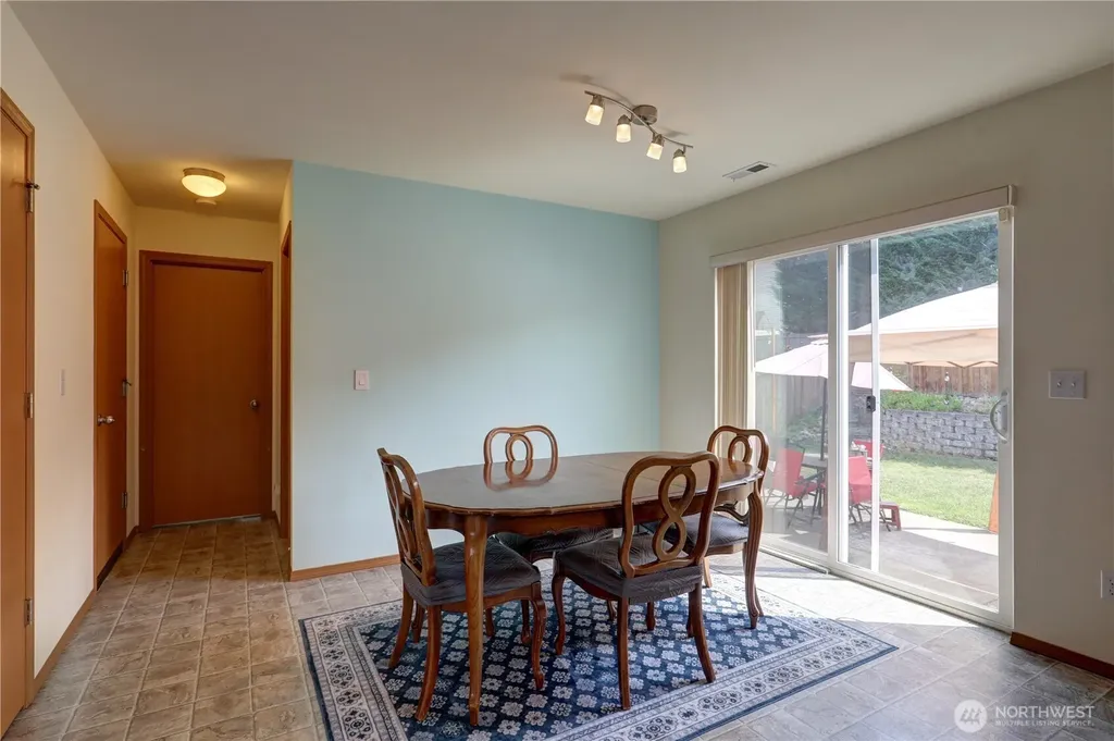 29704 SE 217th Pl SE Kent WA 98042