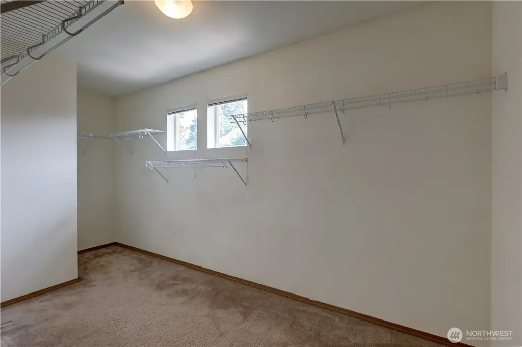 29704 SE 217th Pl SE Kent WA 98042