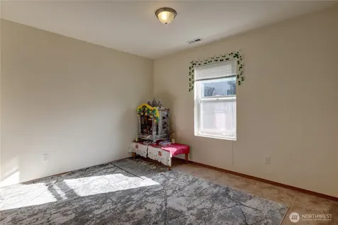 29704 SE 217th Pl SE Kent WA 98042
