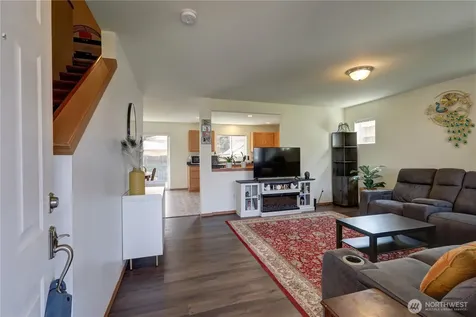 29704 SE 217th Pl SE Kent WA 98042