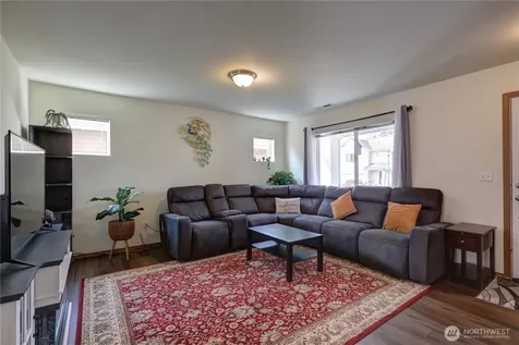 29704 SE 217th Pl SE Kent WA 98042