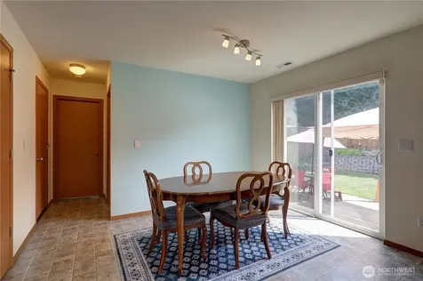 29704 SE 217th Pl SE Kent WA 98042