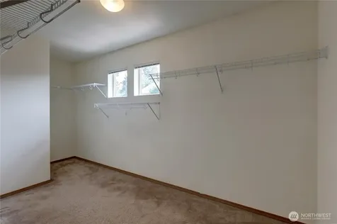 29704 SE 217th Pl SE Kent WA 98042