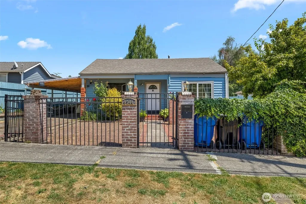 9344 52nd Avenue S Seattle WA 98118