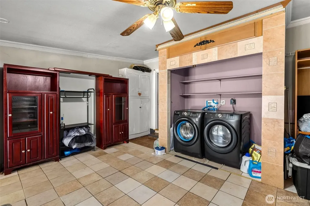 9344 52nd Avenue S Seattle WA 98118