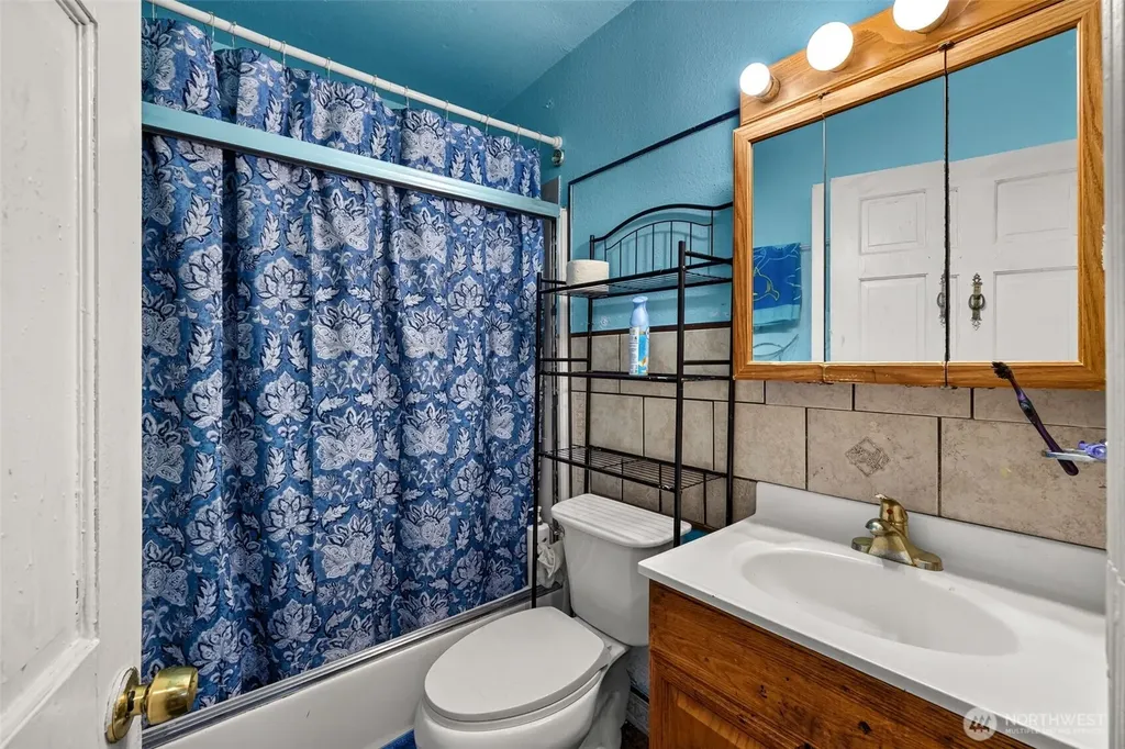 9344 52nd Avenue S Seattle WA 98118