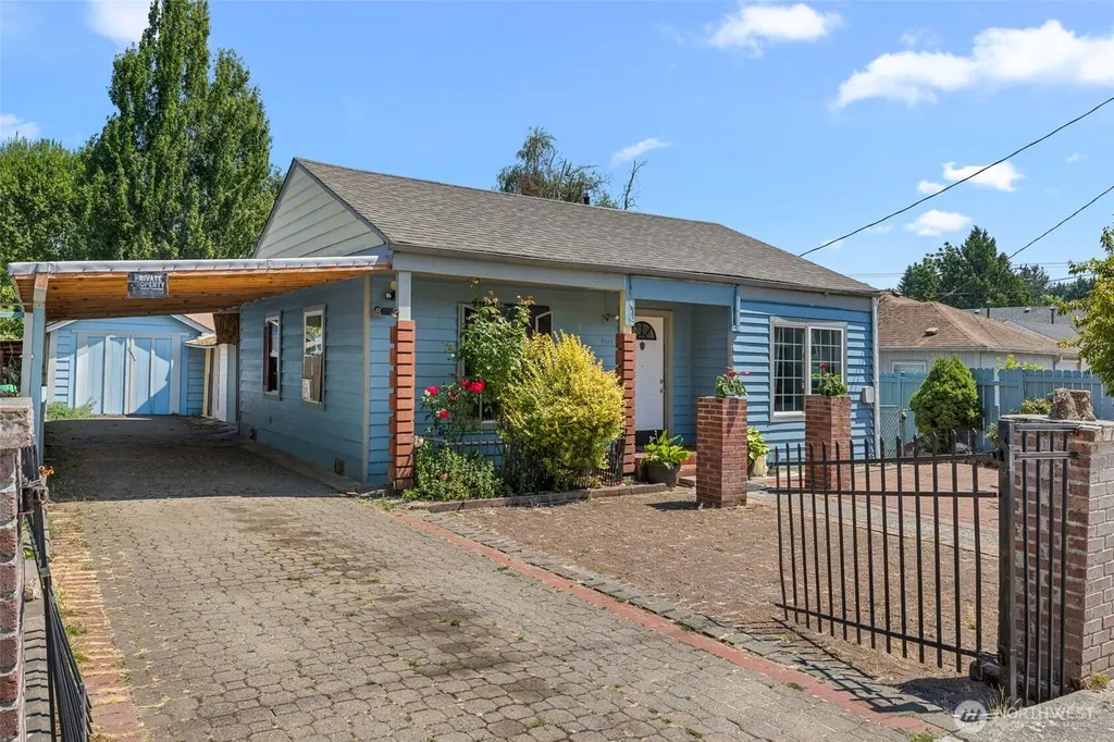 9344 52nd Avenue S Seattle WA 98118