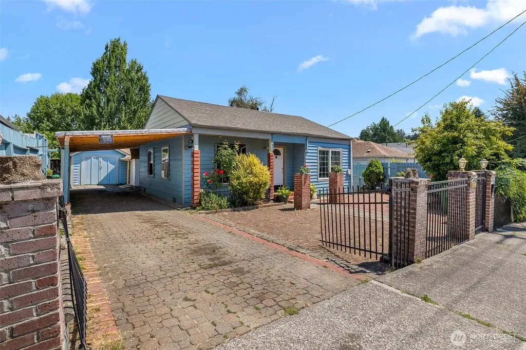 9344 52nd Avenue S Seattle WA 98118