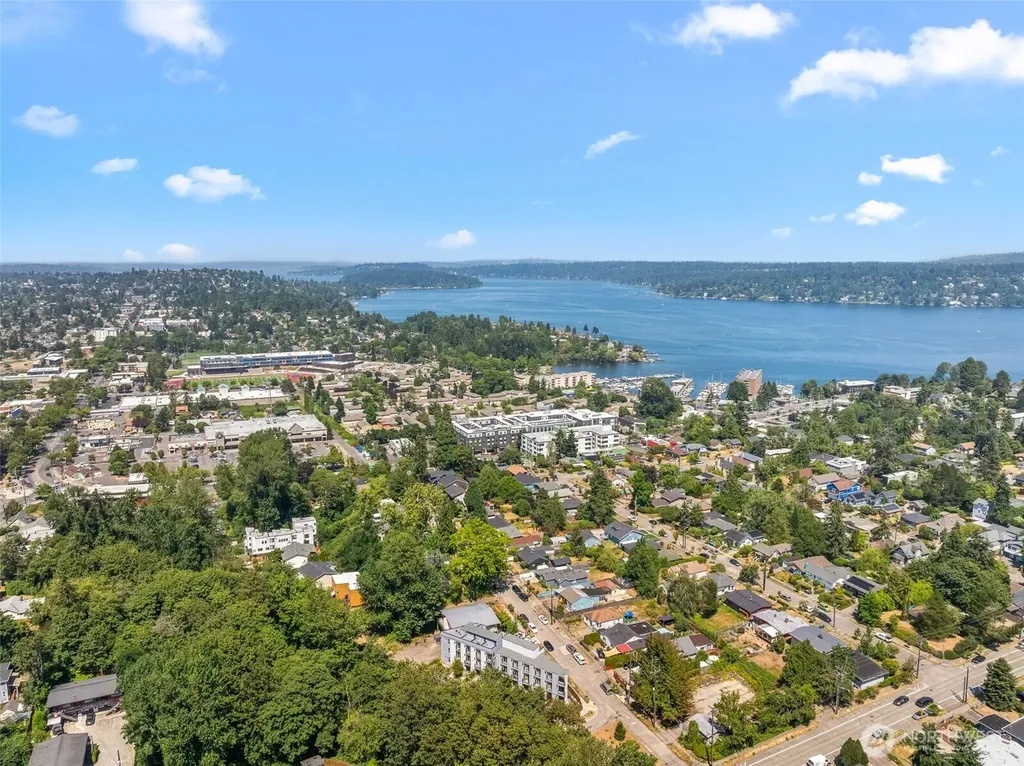 9344 52nd Avenue S Seattle WA 98118