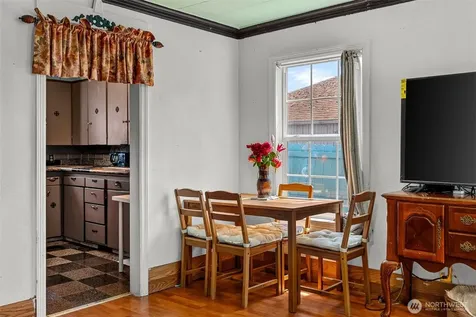 9344 52nd Avenue S Seattle WA 98118