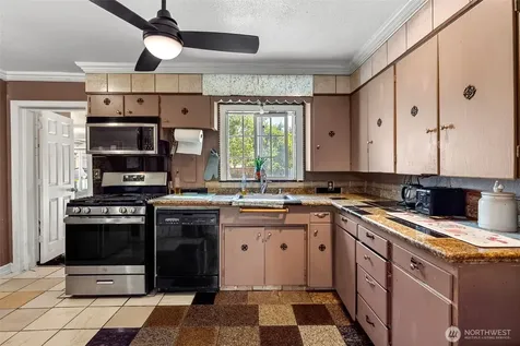 9344 52nd Avenue S Seattle WA 98118