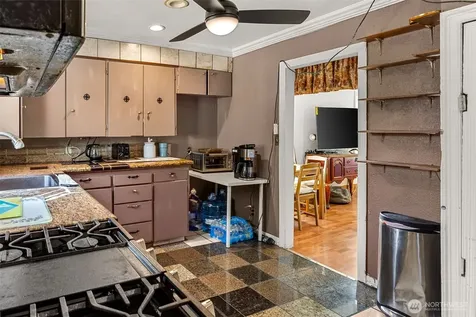 9344 52nd Avenue S Seattle WA 98118