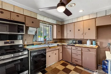 9344 52nd Avenue S Seattle WA 98118