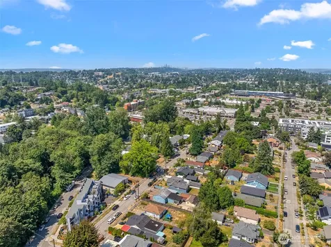 9344 52nd Avenue S Seattle WA 98118