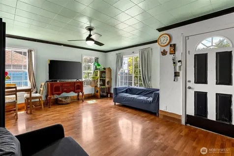 9344 52nd Avenue S Seattle WA 98118