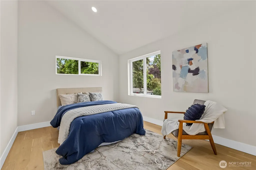 11709 Roosevelt Way NE Seattle WA 98125