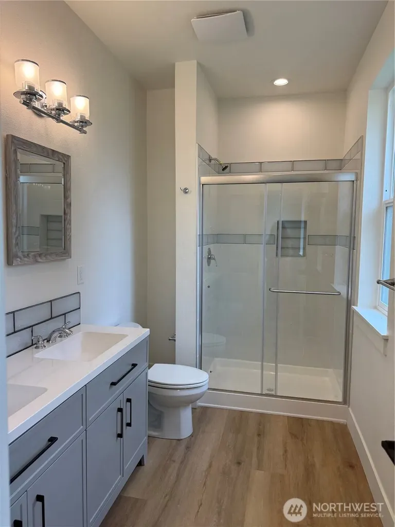 10528 13th Avenue W Everett WA 98204