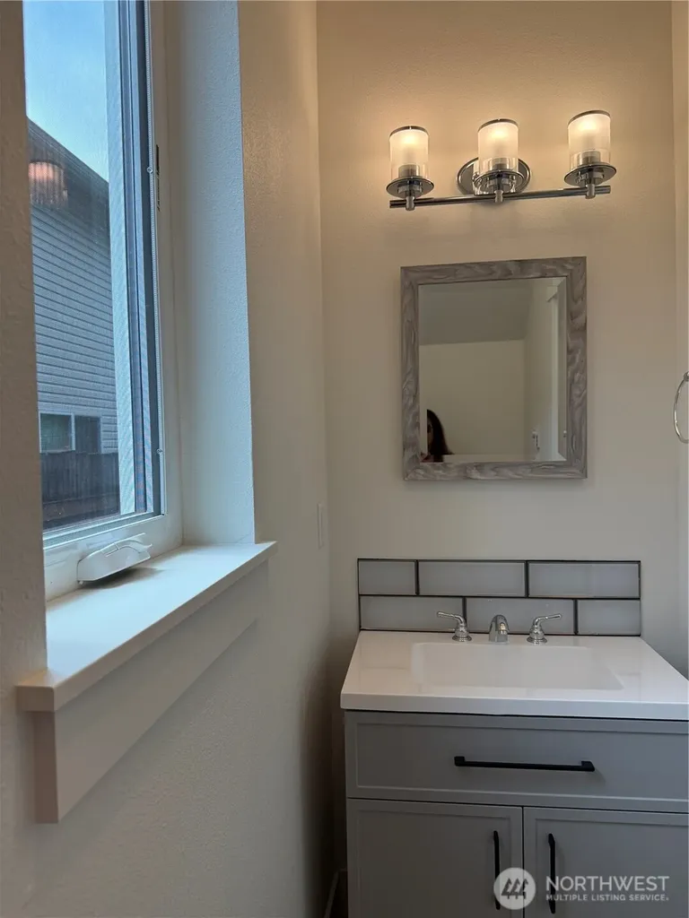 10528 13th Avenue W Everett WA 98204