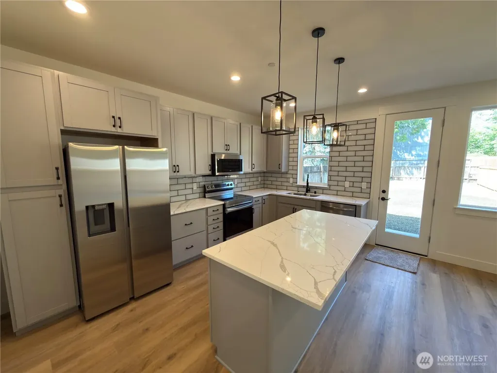 10528 13th Avenue W Everett WA 98204