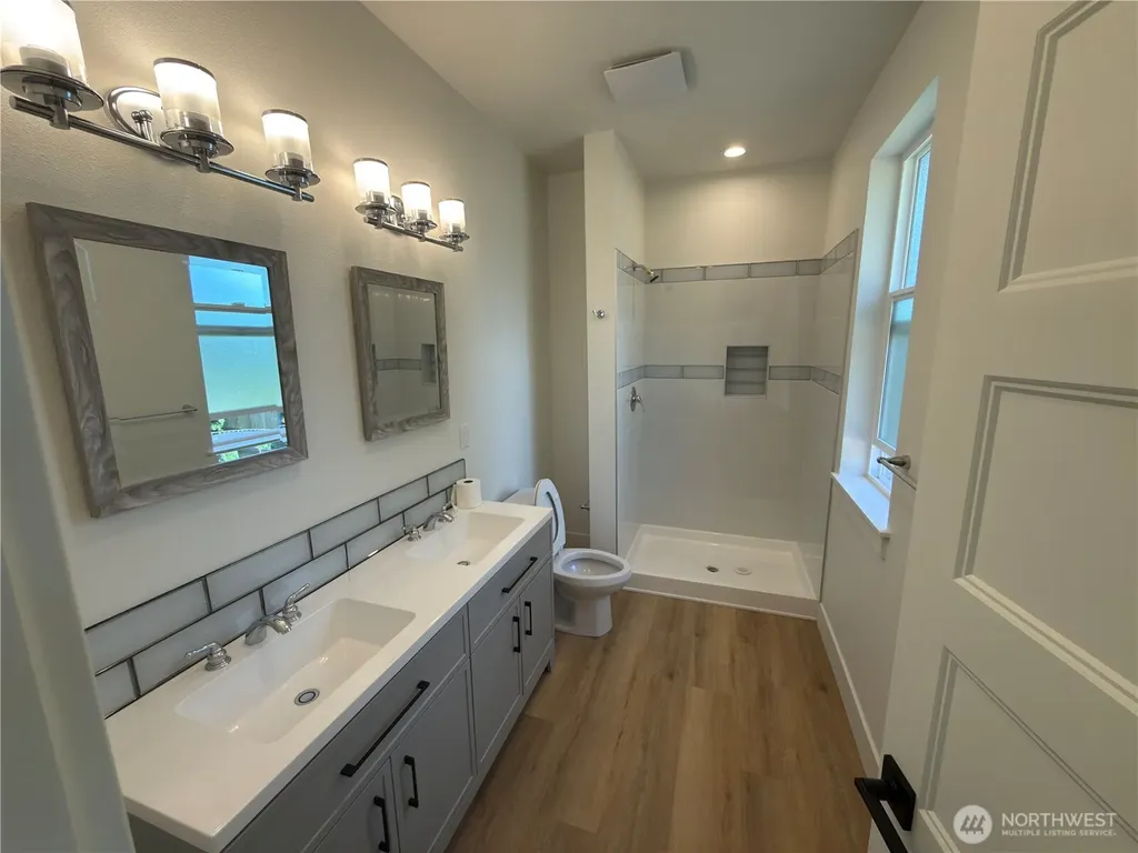 10528 13th Avenue W Everett WA 98204