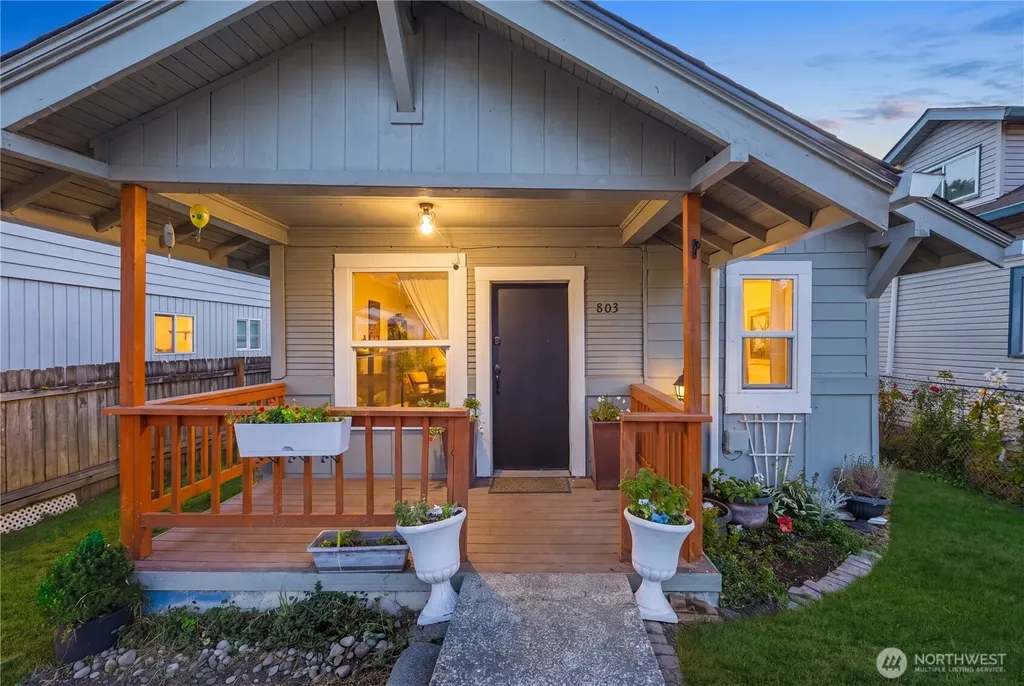 803 N Pacific Avenue Kelso WA 98626