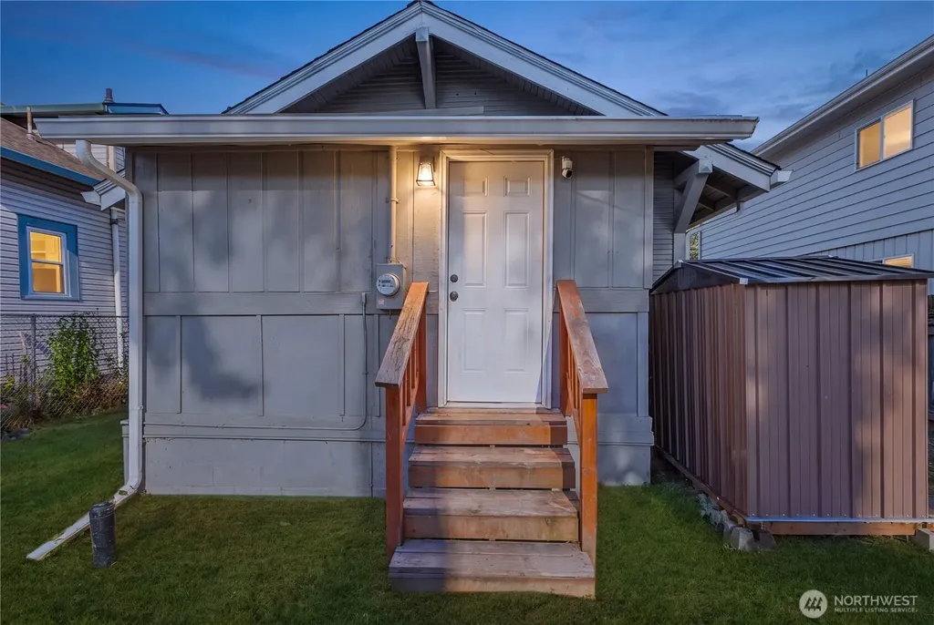 803 N Pacific Avenue Kelso WA 98626