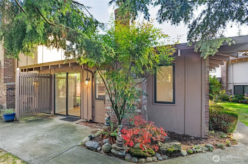 2802 Garden Court Steilacoom WA 98388