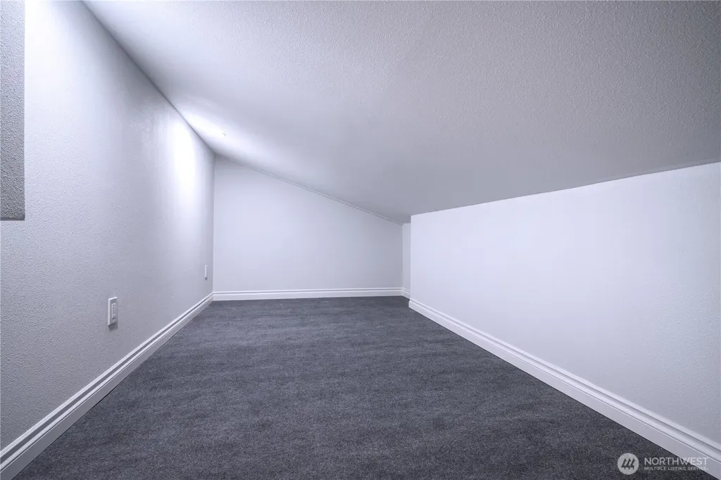 2802 Garden Court Steilacoom WA 98388