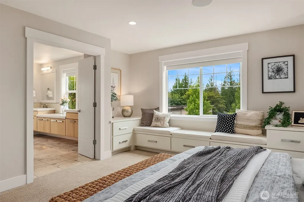 867 224th Avenue NE Sammamish WA 98074