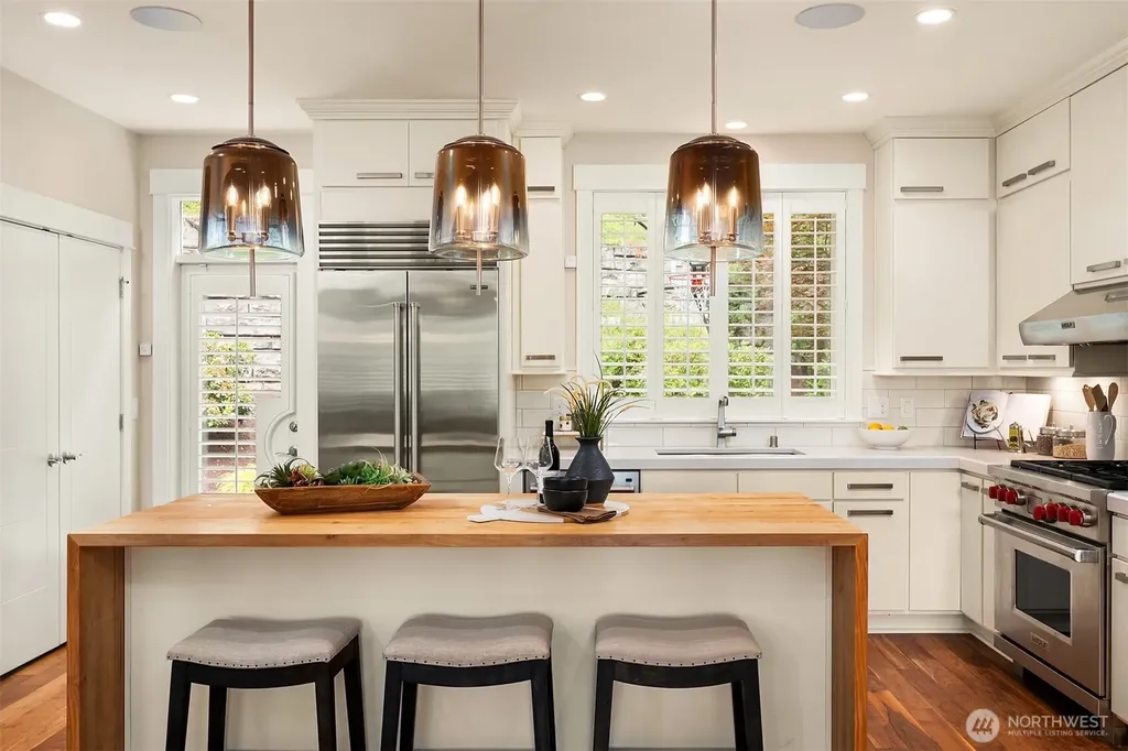 867 224th Avenue NE Sammamish WA 98074