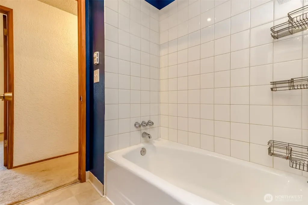 2501 64th Avenue NE Tacoma WA 98422
